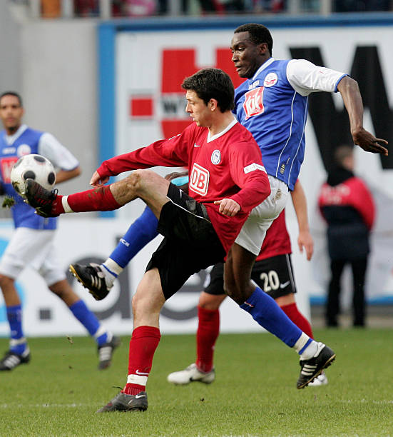 她先后在多 她先后在多